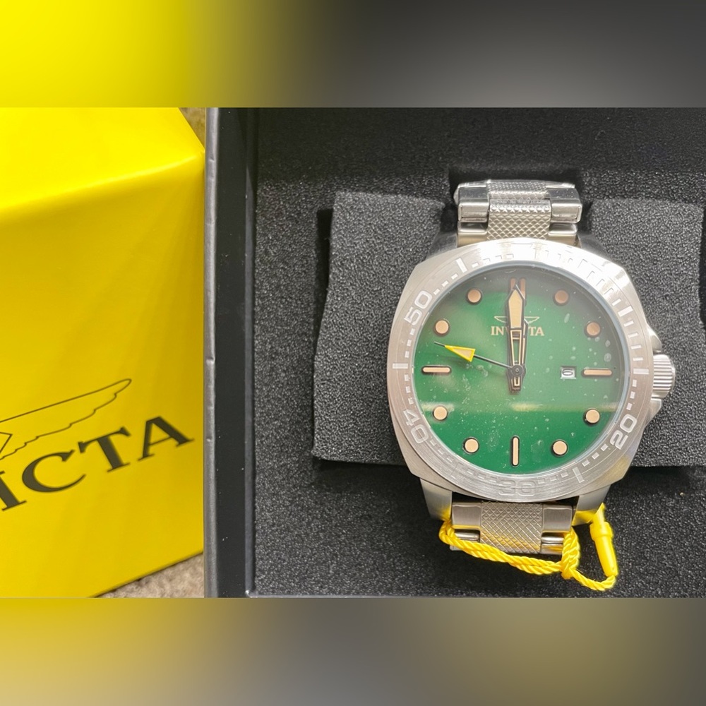 INVICTA Speedway Watch